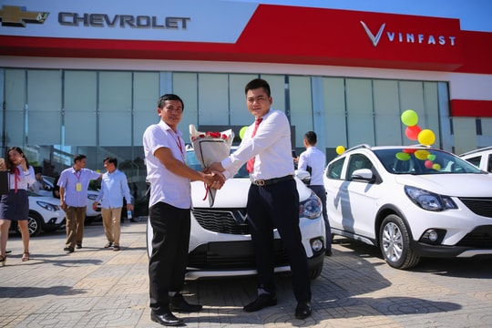 Những chiếc xe VinFast Fadil đầu tiên đến tay khách hàng tại Nghệ An - Hà Tĩnh