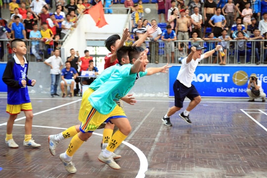 Chiến thắng nghẹt thở trên chấm luân lưu, Nhi đồng Quỳ Hợp lần đầu tiên lên ngôi vô địch