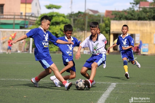 Nghệ An phát triển bóng đá học đường cho 24 trường THCS