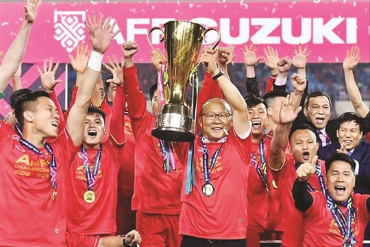 Tuyển Thái Lan khao khát chữ ký của HLV Park Hang-seo; CLB Quảng Ninh đại thắng Hải Phòng 