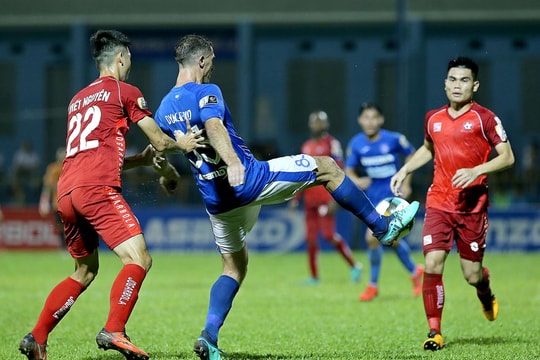 Cựu tiền đạo U19 Việt Nam có bàn thắng đầu tiên tại V.League