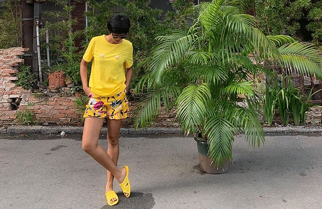 Phản ứng của H'Hen Niê khi bị chê bai sở thích đi dép tổ ong