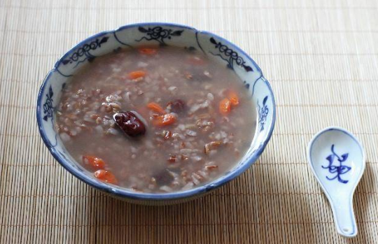 Quy tắc ăn uống 'ba nên, hai không nên' giúp dạ dày khỏe