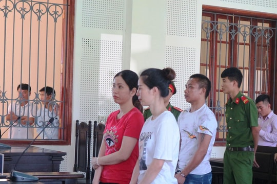 Hai 'nữ quái' vào tù ra tội vì 'nghiện' mua bán ma túy