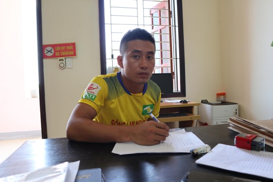 Hai nam thanh niên rủ nhau cướp tài sản để trả tiền hát karaoke