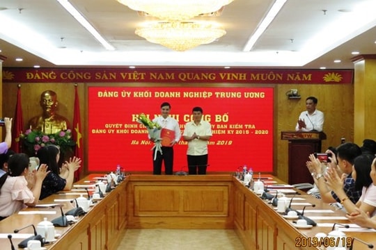 Công bố quyết định của Ban Bí thư Trung ương Đảng về công tác cán bộ