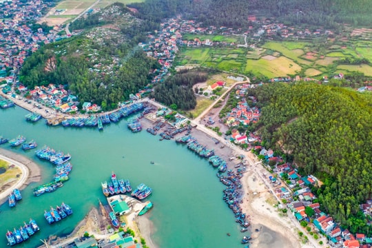 Vẻ đẹp cuốn hút của Lạch Quèn từ góc nhìn trên cao