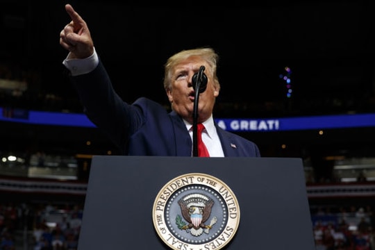 Ông Trump nói về khả năng tấn công quân sự chống lại Iran: Mọi người sẽ biết sớm thôi