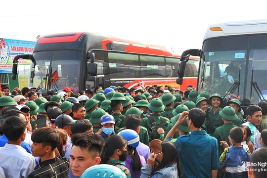 Khuyến khích thanh niên tình nguyện thực hiện nghĩa vụ quân sự 