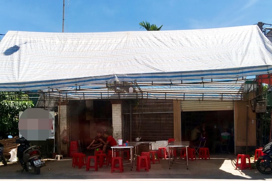 Nam thanh niên ở Nghệ An tử vong trong tư thế treo cổ trước hiên nhà