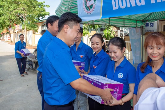 Tỉnh đoàn, Hội Sinh viên Nghệ An tổ chức Lễ ra quân Tiếp sức mùa thi 