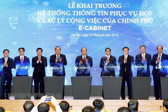 Thủ tướng Nguyễn Xuân Phúc chủ trì phiên họp đầu tiên qua hệ thống e-Cabinet