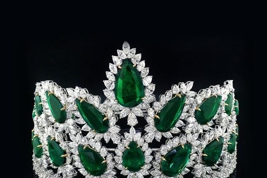 Cận cảnh chiếc vương miện 276 tỷ đồng của Hoa hậu Thế giới Mỹ 2019