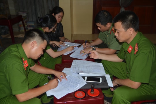 Thu giữ 2.600 cuốn sách, tập tài liệu tham khảo không rõ nguồn gốc