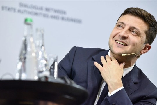 Tổng thống Ukraine Zelensky thỏa thuận với các tỉ phú đầu tư các khoản khổng lồ tái thiết Donbass
