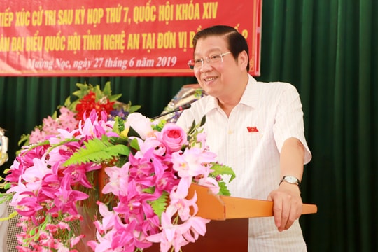 Cử tri Quế Phong đề nghị làm rõ chính sách cho cán bộ, công chức dôi dư sau sáp nhập xã