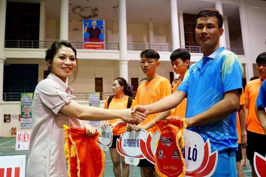 Khai mạc Giải cầu lông 'Giang Phạm badminton mở rộng'