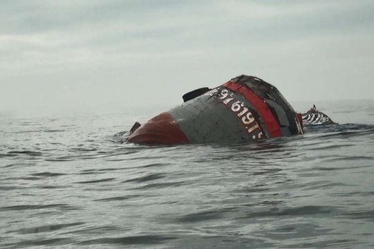 Tàu cá chìm trên biển, 9 thuyền viên Nghệ An mất tích