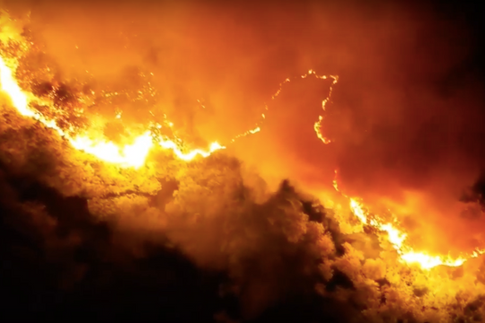 Nghệ An huy động 6 lượt xe cứu hỏa và 3 tiểu đội sang chữa cháy rừng ở Nghi Xuân 