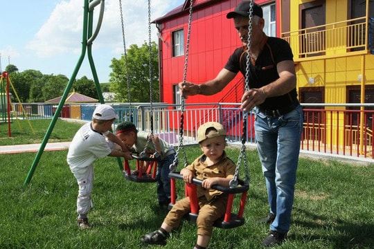 Vụ nổ xảy ra trên sân chơi ở miền Đông Ukraine làm 6 trẻ nhỏ bị thương