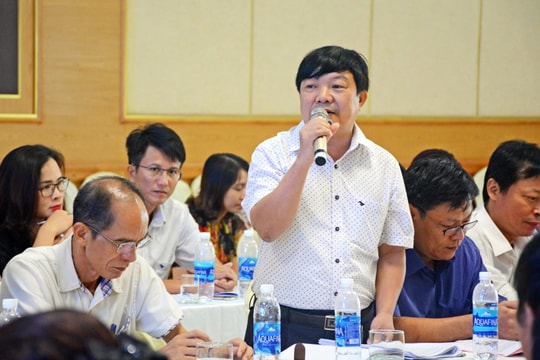 Khi trưởng ban tuyên giáo đồng thời là giám đốc trung tâm bồi dưỡng chính trị