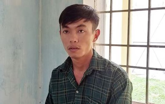 Nam thanh niên đánh chết người đàn ông chung phòng với bạn gái rồi bỏ trốn