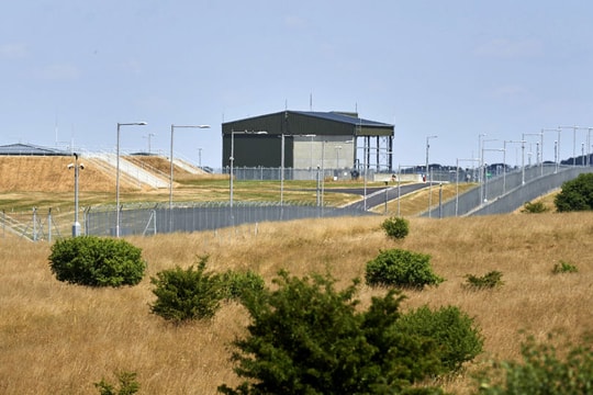 Tìm thấy các tập tin tuyệt mật về vũ khí hóa học trong thùng rác ở London