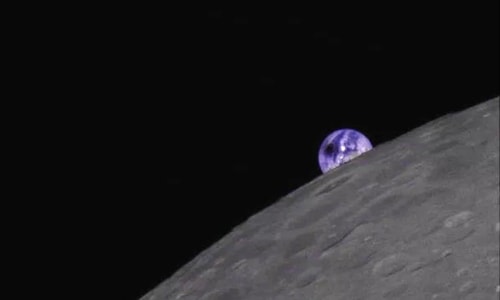 Ảnh chụp Trái Đất khi xảy ra nhật thực nhìn từ Mặt Trăng