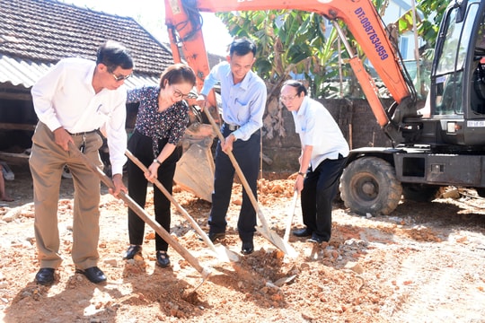 Khởi công xây dựng nhà tình nghĩa cho gia đình liệt sỹ ở Đô Lương