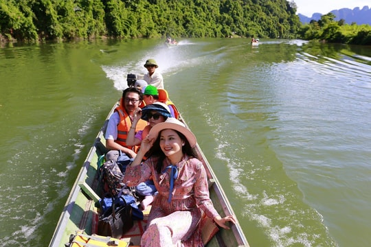 Phát triển sản phẩm mang thương hiệu Du lịch Nghệ An