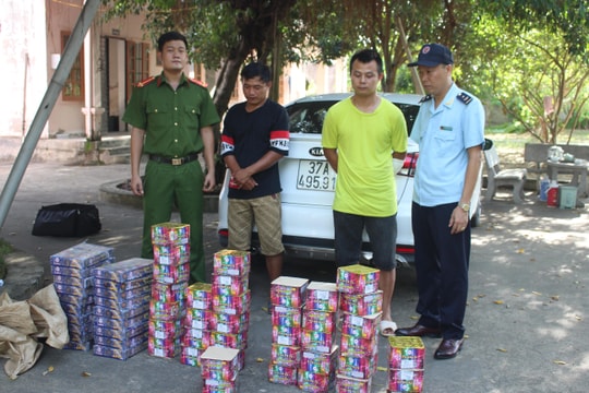 Bắt giữ 2 đối tượng vận chuyển gần 100kg pháo đi 'phục vụ' đám cưới