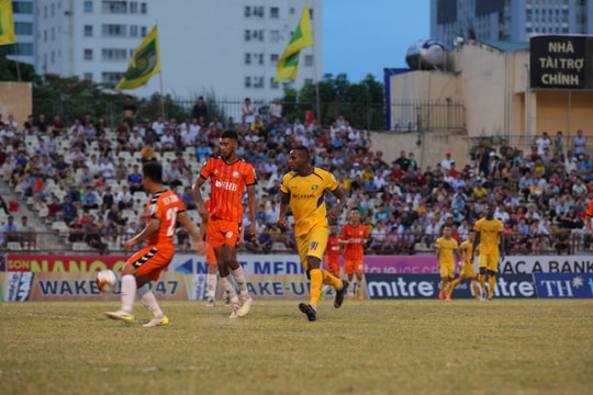 'Mổ xẻ' trận hòa của SLNA trước SHB Đà Nẵng