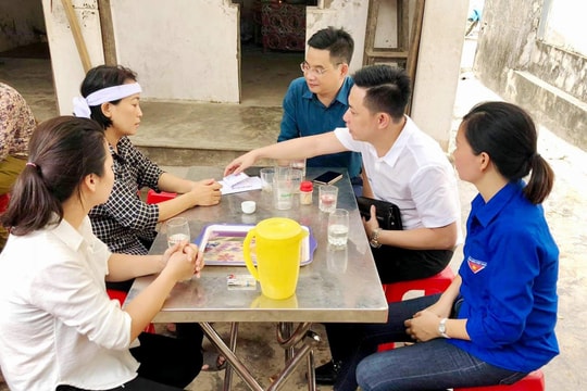 Thăm hỏi, hỗ trợ gia đình có thuyền viên gặp nạn trên biển 