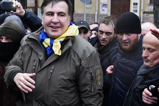 Cựu Tổng thống Gruzia ẩu đả ở tòa làm gãy tay một phụ nữ 