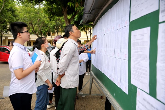 Nghệ An duyệt điểm vào lớp 10, Trường Huỳnh Thúc Kháng lấy 34,5 điểm
