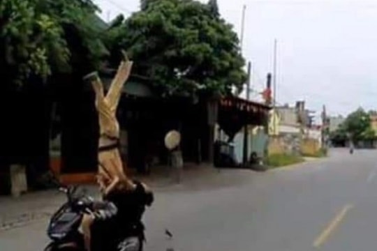 Vụ cảnh sát giao thông bị xe tông - một góc nhìn