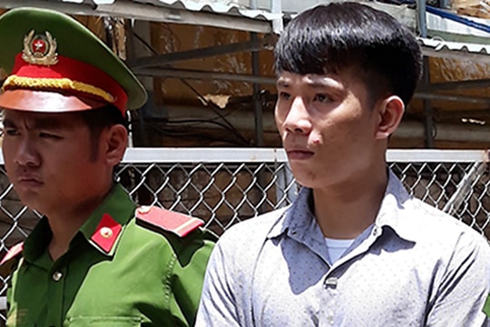 Án mạng từ việc giúp người bị nạn trên đường 