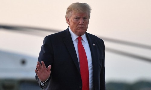 Hạ viện Mỹ cấm Trump tự ý tấn công Iran; Cảnh sát Anh điều tra hình sự vụ rò rỉ điện tín ngoại giao