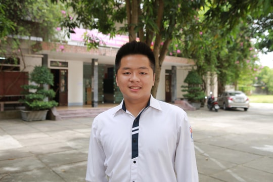 Nam sinh Nghệ An duy nhất đạt điểm 10 môn Toán