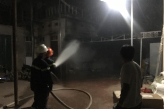 Cháy gian nhà kho bỏ hoang ở Đô Lương