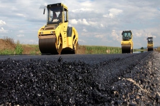 Đường làm từ rác thải nhựa chống nứt vỡ và ổ gà