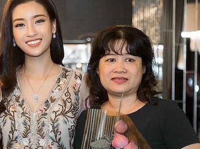 Hoa hậu Đỗ Mỹ Linh và mẹ đăng ký hiến tạng