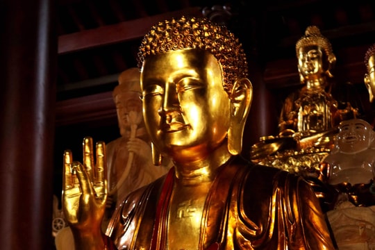 Chiêm ngưỡng hệ thống tượng Phật đặc sắc của ngôi chùa nghìn tuổi 