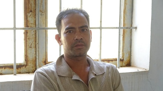 Cầm dao xông vào trụ sở công an tìm CSGT 'nói chuyện'