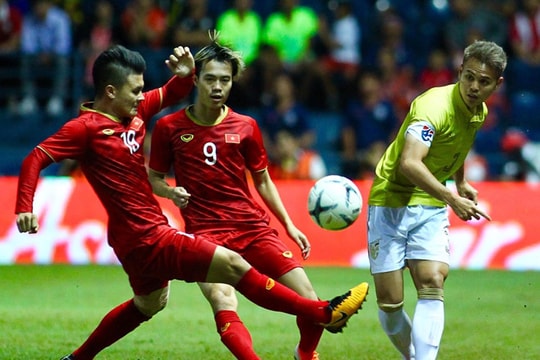 Kiatisak nhận định về tuyển Việt Nam; Công Phượng đá chính tại Bỉ; Neymar cầu cứu MU