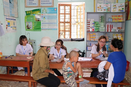 Hơn 700 người dân được khám, phát thuốc miễn phí ở Thanh Chương