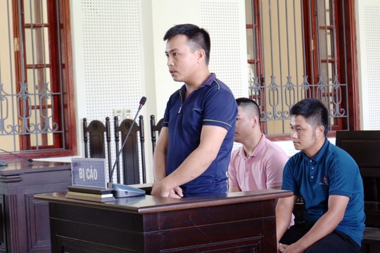 Đang là sinh viên, vẫn tổ chức cho người khác trốn đi nước ngoài 