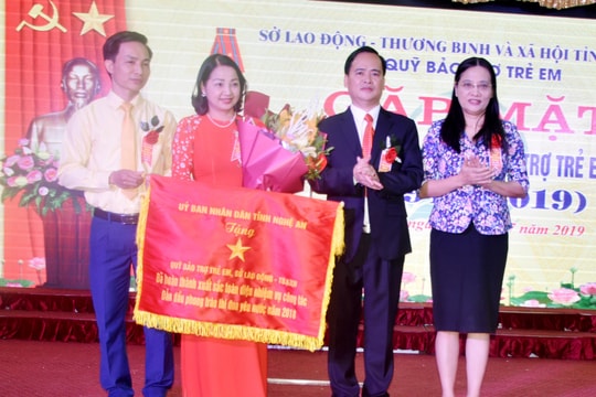 Quỹ Bảo trợ trẻ em Nghệ An kỷ niệm 25 năm thành lập