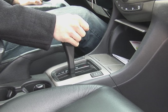 Những thói quen xấu tàn phá ô tô các tài xế hay mắc phải