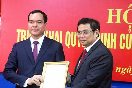 Trao quyết định bổ nhiệm tân Bí thư Đảng đoàn Tổng Liên đoàn lao động Việt Nam